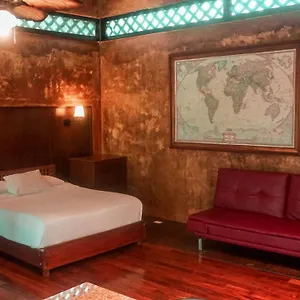 https://villa-los-aguiluchos.quintano-roohotels.com
